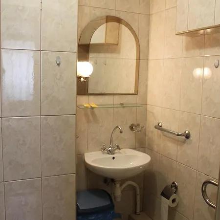 ベッド・アンド・ブレックファスト Malwa 3*